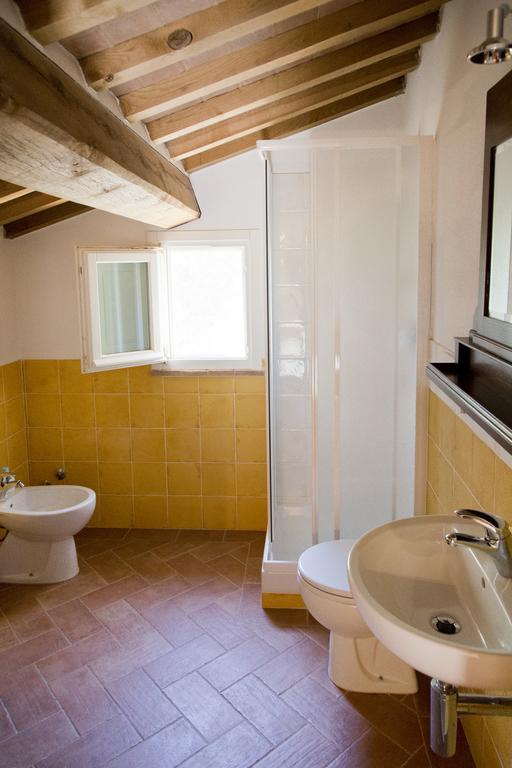 Agriturismo L'Isola Crespina Δωμάτιο φωτογραφία