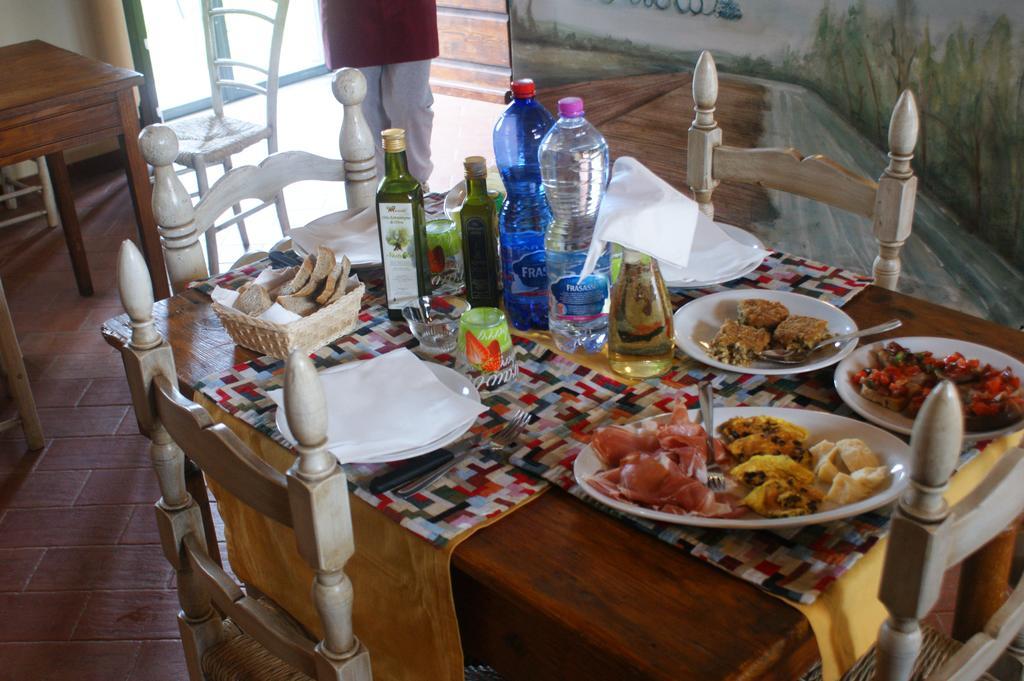 Agriturismo L'Isola Crespina Δωμάτιο φωτογραφία