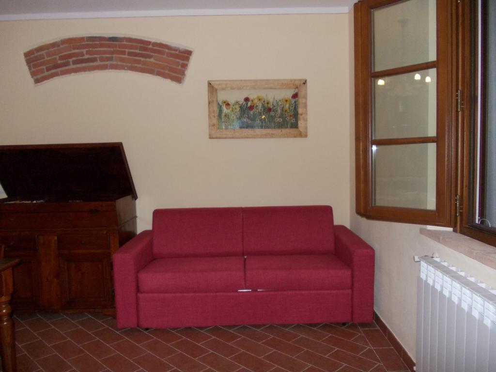 Agriturismo L'Isola Crespina Δωμάτιο φωτογραφία