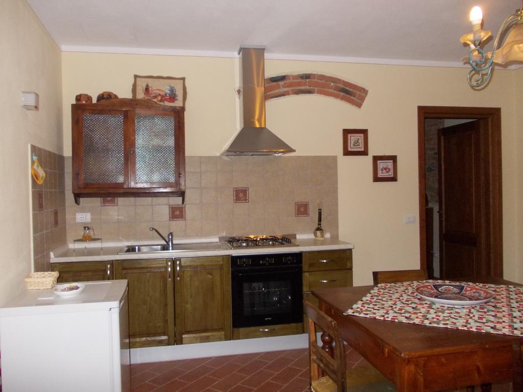 Agriturismo L'Isola Crespina Δωμάτιο φωτογραφία